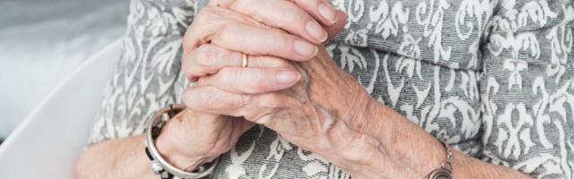 "Ceо život sam bila korisna, ali nikada srećna": Ispovest bake (74) koja je kasno shvatila šta zaista voli