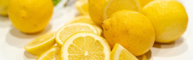 Koru limuna svi bacamo, a zlata vredi u bašti