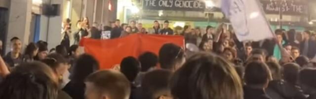 Studente RAF-a izbacuju sa fakulteta: Na protestu se ori "Dajte ključeve!" (FOTO)