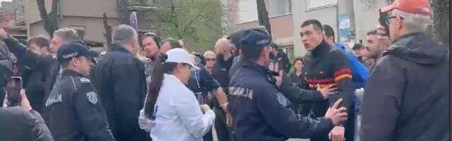 NASTAVLjAJU SE FAŠISTIČKI NAPADI BLOKADERA: Divljaju i linčuju svakog ko drugačije misli, jezive scene u Beogradu (VIDEO)