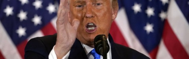 (VIDEO) SKANDAL KAKAV SE NE PAMTI! Tri medijske kuće U ISTO VREME prekinule prenos Tramovog obraćanja čim je spomenuo PREVARU NA IZBORIMA!