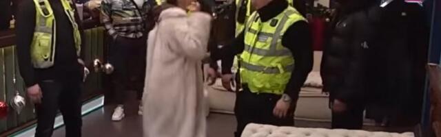 ZVERSKI OKRŠAJ, OBEZBEĐENJE OPKOLILO IMANJE: Pomahnitala Aneli demolirala PAB, pa se zaletela na Luku i Miću!