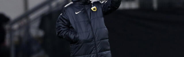 Tradicija se nastavlja: Marko Nikolić dominira sa AEK-om, vlasnik ga poljubio u glavu