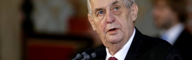 ZEMAN NA SASTANKU KOMANDE NACIONALNIH ORUŽANIH SNAGA: Antiruska i antikineska histerija šteti ČEŠKIM INTERESIMA!