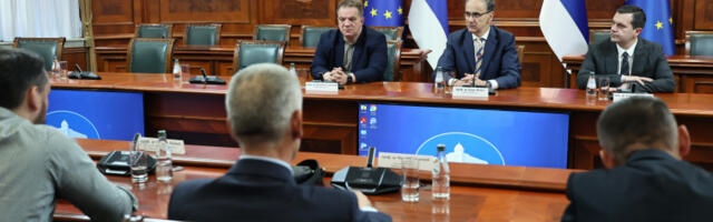 Премијер Мацут наставио разговоре о високом школству са деканима друштвених факултета