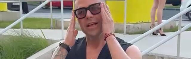 On je najbliži Cecin saradnik, pojavio se na događaju u neobičnom stajlingu: Dekolte i oko vrata krst