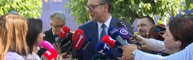 TO JE HILJADU PUTA VAŽNIJE I OZBILJNIJE PITANJE! Ovako su u Crnoj Gori pokušali da isprovociraju Vučića, on im sa osmehom odgovorio: "LEP I LAK VAM JE ŽIVOT..."
