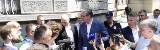 JOŠ JEDNOM SRUŠIO LAŽNE OPTUŽBE! Oglasio se Vučević o susretu Vučića sa demonstrantima: "Predsednik neumorno radi na boljitku naše države!"