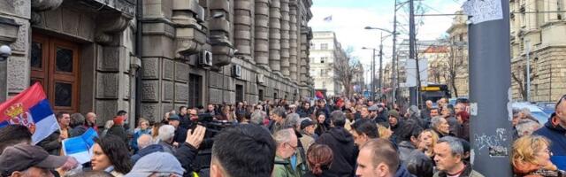 Građani ponovo na ulici zbog smenjenih tužiteljki! (VIDEO I FOTO)