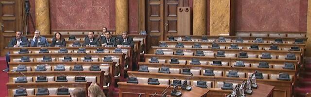 Skupština nema kvorum, sednica odložena za sat vremena