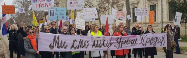 FOTO: Održan protest zbog najavljenog gašenja srednje škole „Uroš Predić“