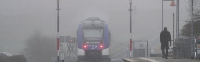 PAKAO NA ŠINAMA: Stali vozovi zbog SNEŽNE OLUJE!