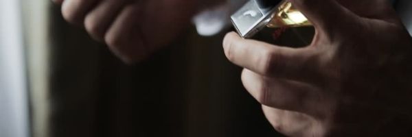 Parfem prskajte samo posle tuširanja!