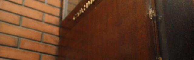 ZA SMRT LESKOVČANINA DOBIO 3 GODINE MALOLETNIČKOG ZATVORA: Pesnicom udario čoveka, on pao i udario glavom o asfalt!