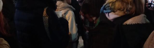 Podržite decu iz Leskovca: Izložba "Umetnost na dar" donosi toplinu praznika