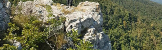 DEČAK (14) SE OKLIZNUO I SURVAO U PROVALIJU! Jeziva nesreća na planini, preminuo je pred očima najboljeg prijatelja