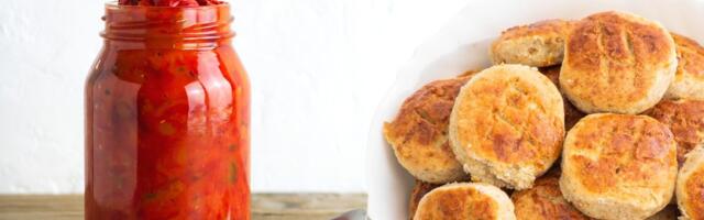 Najlakše pogačice ikada morate da probate: Ajvar, sir i samo 15 minuta pripreme