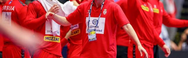 Nećete verovati na kom jeziku selektor Srbije Raul Gonzales drži tajmaute, a nije na španskom i engleskom