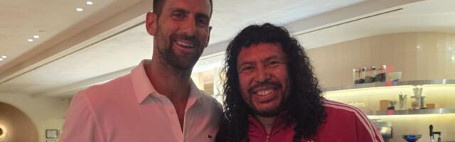 Novak Đoković se fotografisao sa legendarnim fudbalerom, nikada ga ne biste prepoznali