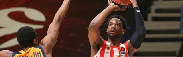 Moralo je da bude ovako! Zvezdinih 16 trojki progutalo Himki, jedna manje od klupskog rekorda