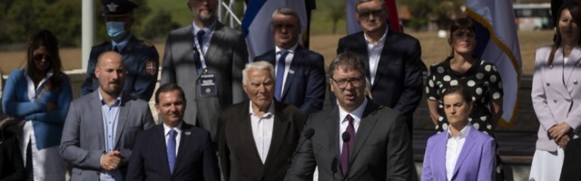 Reakcija Aleksandra Vučića na poklon seljaka zgrozila Tviteraše