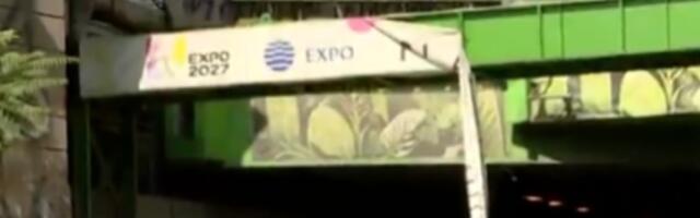Blokiran Terazijski tunel, građani skinuli i reklamu za EXPO (VIDEO)