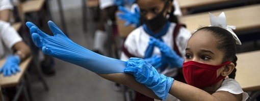 SZO zabrinuta eksplozijom slučajeva korone u Evropi, insistira da škole ostanu otvorene