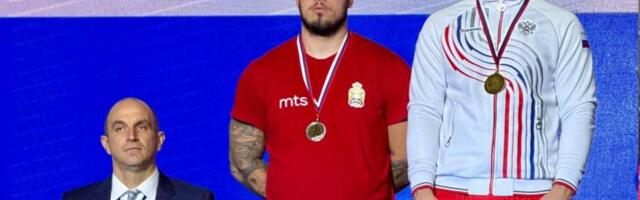 Bokseri kluba „Mancha“ blistali na Balkanskom prvenstvu- dve srebrne medalje za Srbiju