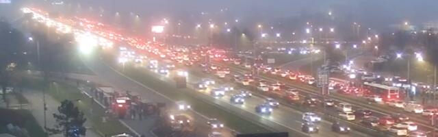 Crveni se ceo Beograd: Kilometarske kolone napravile čepove, ove delove grada zabilazite (FOTO)