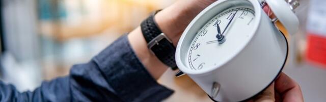 Ne zaboravite da pomerite sat! Noćas prelazimo na letnje računanje vremena!