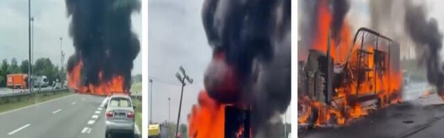Vozač živ izgoreo u kamionu! Jeziva saobraćajka na auto-putu: Čule se detonacije (VIDEO)