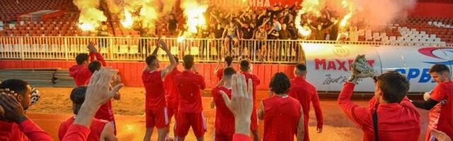Kakve scene u Novom Sadu, navijači Vojvodine došli na trening pred finale Kupa, držali govor, palili baklje…