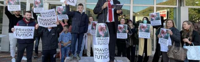 VIDEO sa skupa podrške – Dr. Tutić: Ja sam žrtva sistema