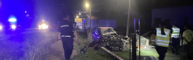 Vozača automobila koji se sinoć sleteo s puta, pre toga izboden nožem ispred prodavnice