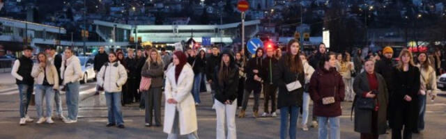 Хиљаде грађана окупило се данас у Сарајеву на протестима поводом трамвајске несреће