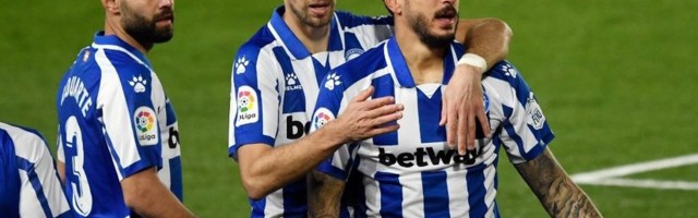 Alaves slavio posle mesec i po dana i pobegao iz opasne zone
