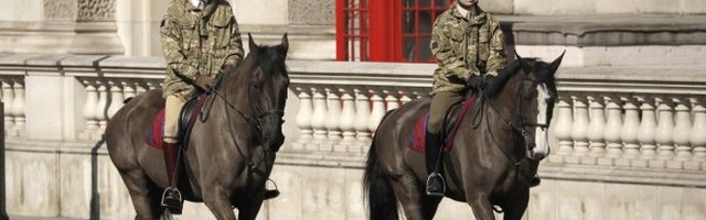 U BRITANIJI 870 MRTVIH ZA 24 SATA, od korone do sada umrlo 14.00O ljudi!