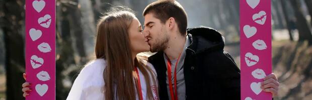 TAKMIČENJE U NAJDUŽEM POLJUPCU, PO 15. PUT U VRNJAČKOJ BANJI