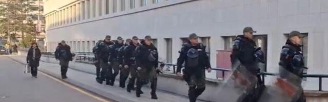 Žandarmerija viđena u NS uoči sednice Skupštine Vojvodine (FOTO, VIDEO)