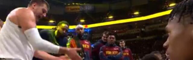 Jokić bio i trener: Podviknuo na saigrače (VIDEO)