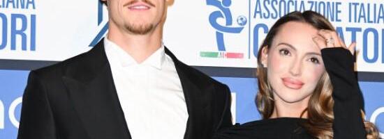 Svilar po nagradu došao u pratnji prelepe supruge: Ovo je zanosna Belgijanka koja je zavela srpskog golmana (GALERIJA)