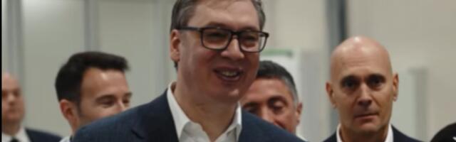 DRŽAVA DAJE NOVAC ZA OBNOVU UNIŠTENIH FABRIKA! Predsednik Vučić obišao ključne fabrike, omogućavaju posao za veliki broj građana