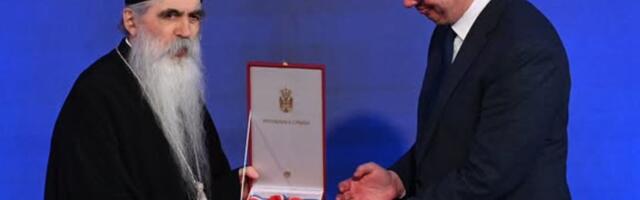 FOTO: Vučić povodom Dana državnosti odlikovao mitropolita bačkog Irineja, Anu Bekutu, Maticu srpsku...