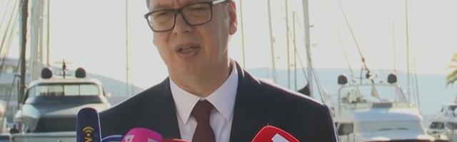 Predsednik Vučić iz Tivta: Neću da prihvatim istorijske falsifikate i odluku o nezavisnosti Kosova i Metohije