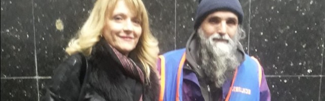 LEKCIJA IZ ŽIVOTA Stomatolog na ulici zarađuje za egzistenciju!