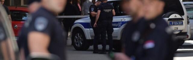 POLICAJAC UHAPŠEN U BAČKOM JARKU! Tukli mladića pištoljem i palicama, tražili mu 400 evra, pa ga oteli!