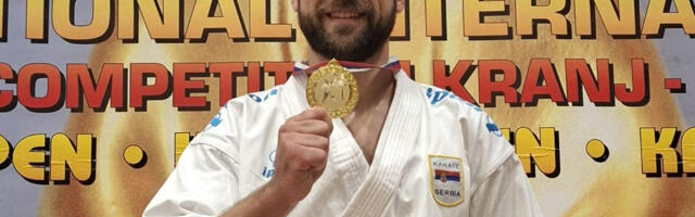 Niški karatista Andrija Stanković osvojio zlatnu medalju u Kranju