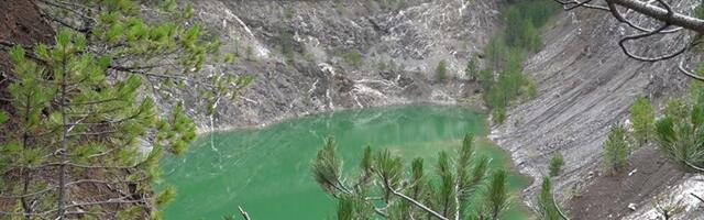 Tavničko jezero nastalo je u nekadašnjem rudarskom oknu: Tirkizno, nestvarno mirno i čisto (VIDEO)