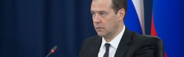 Medvedev žestoko izvređao Zelenskog: "Narkoman iz Kijeva"