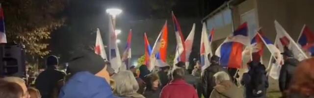 TRIBINA "ALEKSANDAR VUČIĆ - NAJBOLJE ZA SEČANJ" U ISTOIMENOM GRADU Atmosfera vesela, građani POSLALI VAŽNU PORUKU PREDSEDNIKU! (VIDEO)